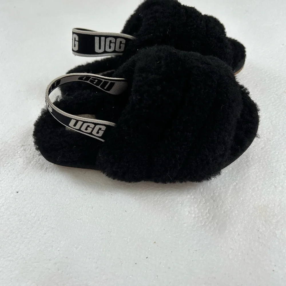 UGG Fluff Yeah slides Shearling Slingback Sandal slippers shoes black toddler